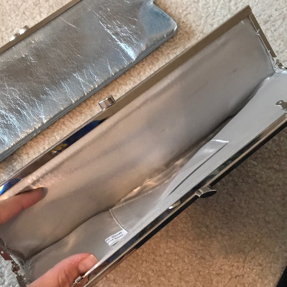 Clutches - Picture 2 of 4